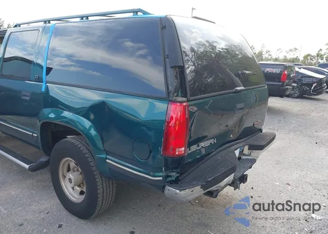 1996 GMC Suburban K2500 z USA, uszkodzony, nr VIN 3GKGK26J2TG516059